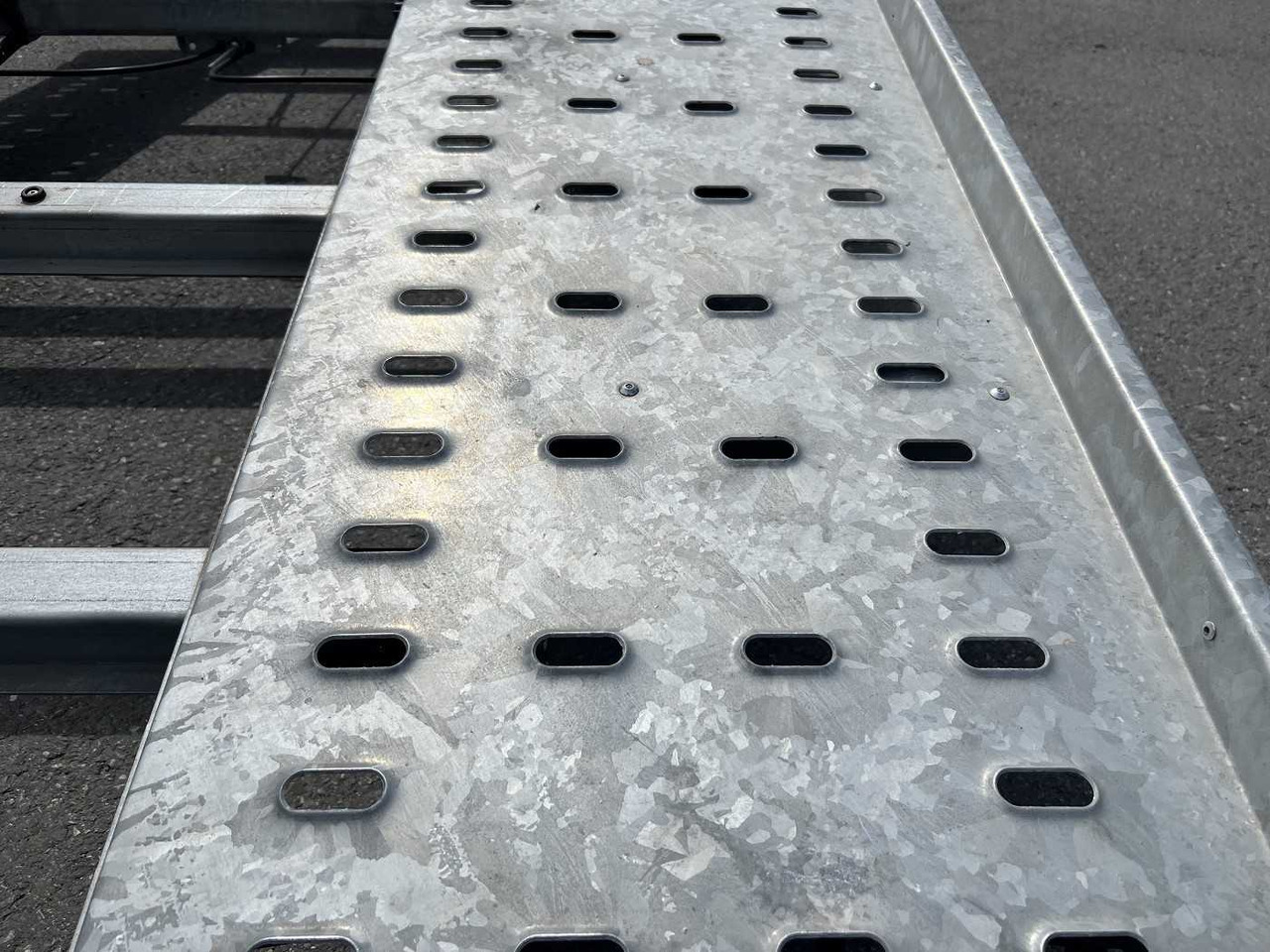 Autotransporter trailer TPV HL-EBK 3520/18 Autotransporter: picture 13 Autotransporter trailer TPV HL-EBK 3520/18 Autotransporter: picture 13