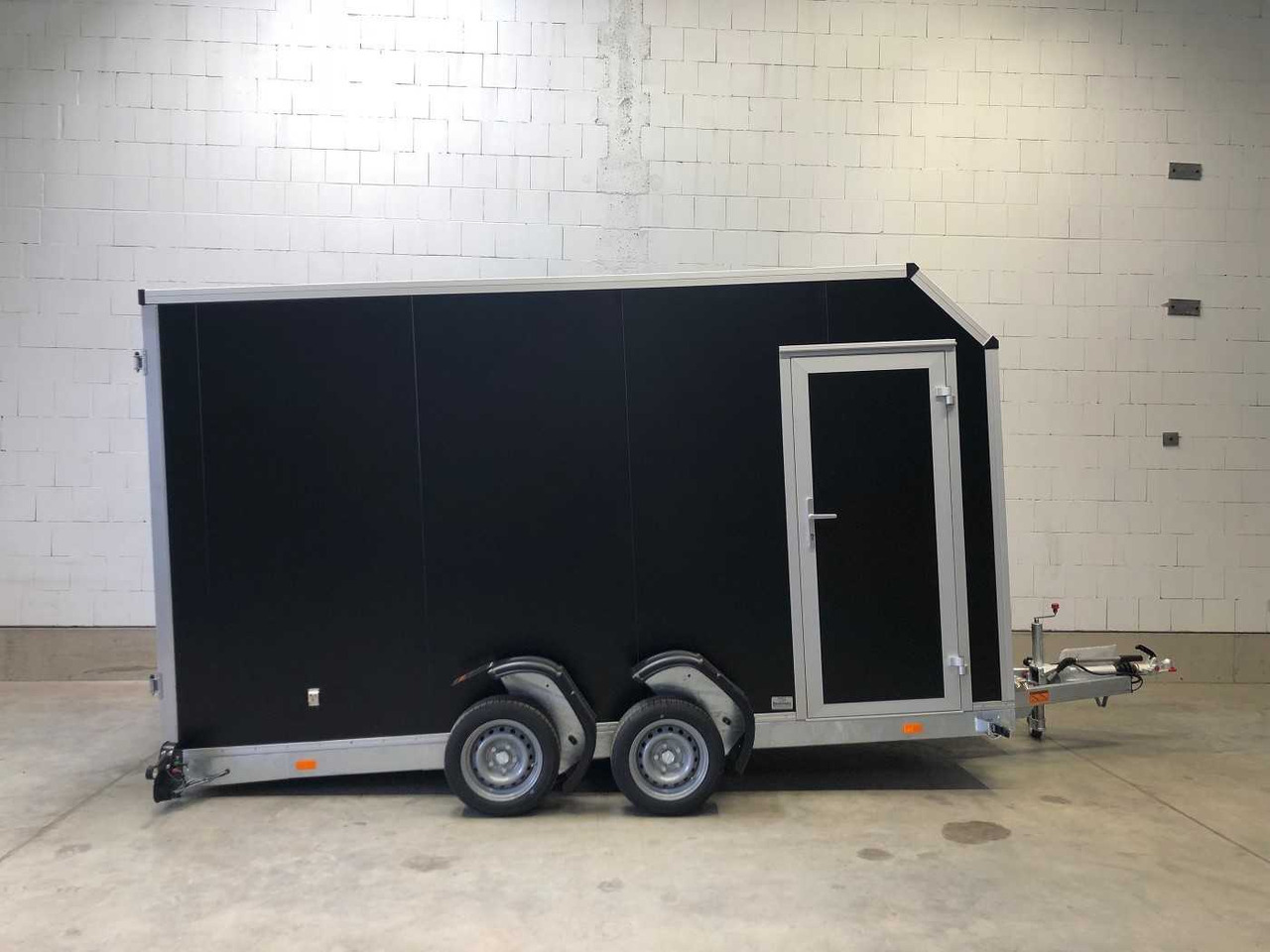 VEZEKO Husky FB K 35.40 SP EP Tür Kofferanhänger Absenker - Closed box trailer: picture 2 VEZEKO Husky FB K 35.40 SP EP Tür Kofferanhänger Absenker - Closed box trailer: picture 2