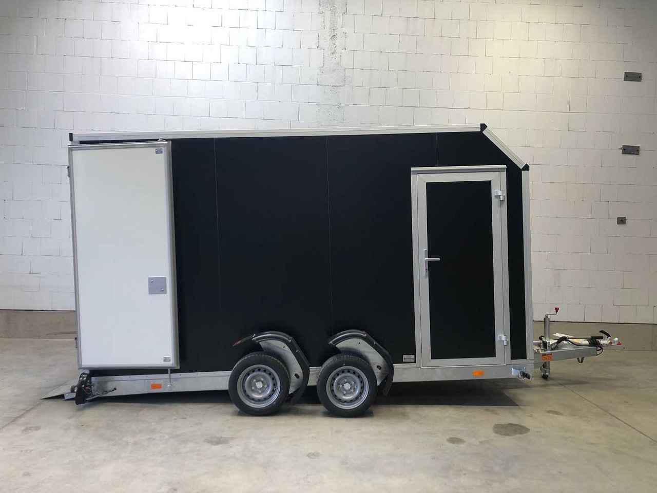 VEZEKO Husky FB K 35.40 SP EP Tür Kofferanhänger Absenker - Closed box trailer: picture 4 VEZEKO Husky FB K 35.40 SP EP Tür Kofferanhänger Absenker - Closed box trailer: picture 4