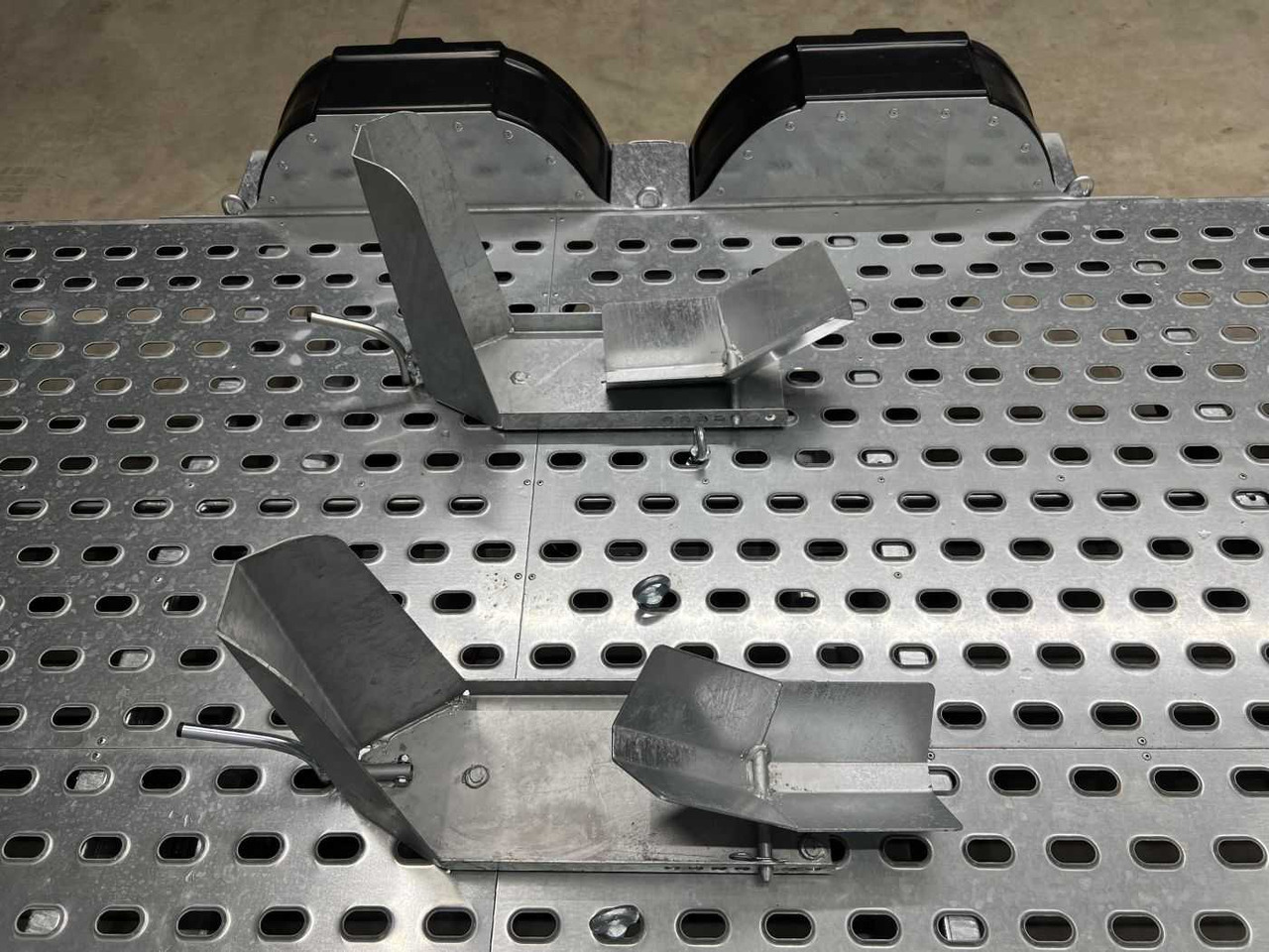 VEZEKO Motovan D 27+Box Motorradanhänger - Motorcycle trailer: picture 4 VEZEKO Motovan D 27+Box Motorradanhänger - Motorcycle trailer: picture 4