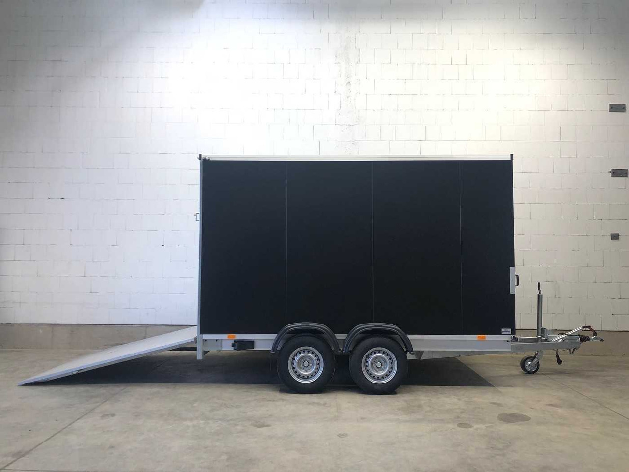 VEZEKO TK C 27.35 Rampe Kofferanhänger - Closed box trailer: picture 1 VEZEKO TK C 27.35 Rampe Kofferanhänger - Closed box trailer: picture 1