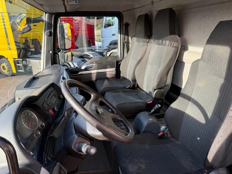 MAN TGL TGL 8.180 Euro6 Bakwagen met laadklep / Werkplaats / Vangmuil / Licht en lucht - Box truck: picture 3 MAN TGL TGL 8.180 Euro6 Bakwagen met laadklep / Werkplaats / Vangmuil / Licht en lucht - Box truck: picture 3