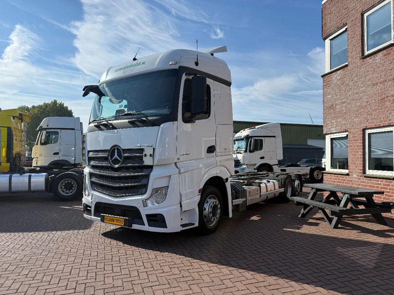 Mercedes-Benz Actros Actros 2542LL 6X2 BDF / ACC / AHK/ TUV 8-2026 / NL TRUCK - Container transporter/ Swap body truck: picture 2 Mercedes-Benz Actros Actros 2542LL 6X2 BDF / ACC / AHK/ TUV 8-2026 / NL TRUCK - Container transporter/ Swap body truck: picture 2