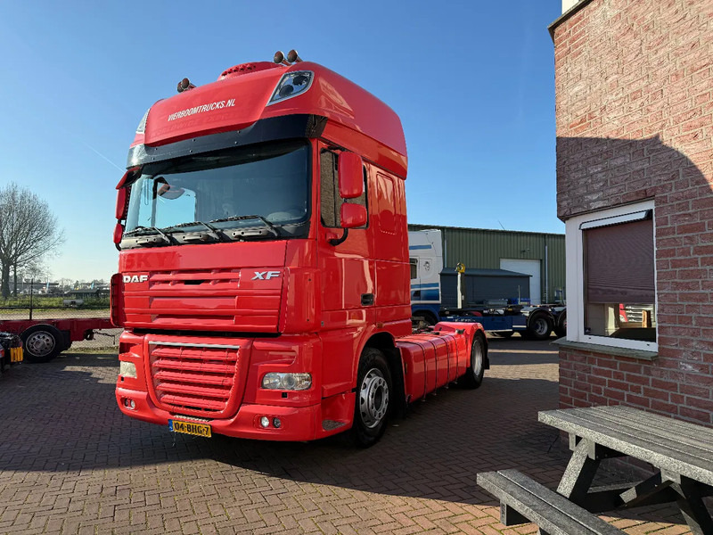 DAF XF 105.460 XF105-460 4X2 SUPERSPCECAB RETARDER - Tractor unit: picture 2 DAF XF 105.460 XF105-460 4X2 SUPERSPCECAB RETARDER - Tractor unit: picture 2