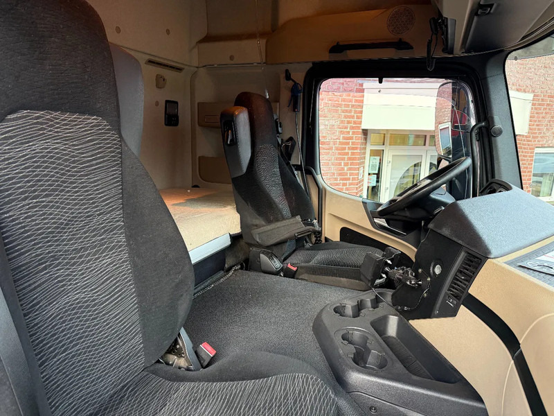 Mercedes-Benz Actros Actros 1836LS Streamspace / ONLY 740.643km / Holland Truck - Tractor unit: picture 5 Mercedes-Benz Actros Actros 1836LS Streamspace / ONLY 740.643km / Holland Truck - Tractor unit: picture 5