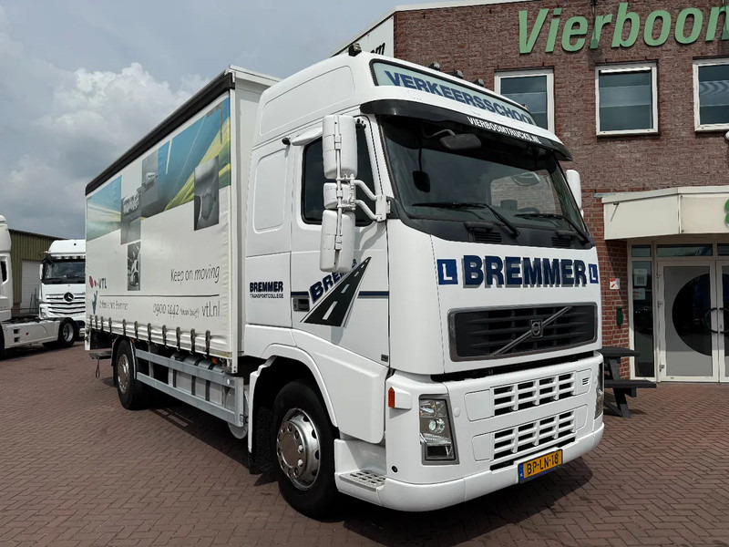 Volvo FH12-380 4X2 Euro3 / Manual / only 276tkm / Driving school - Box truck: picture 1 Volvo FH12-380 4X2 Euro3 / Manual / only 276tkm / Driving school - Box truck: picture 1