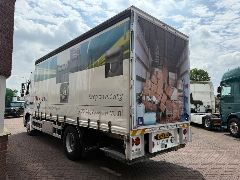 Volvo FH12-380 4X2 Euro3 / Manual / only 276tkm / Driving school - Box truck: picture 3 Volvo FH12-380 4X2 Euro3 / Manual / only 276tkm / Driving school - Box truck: picture 3