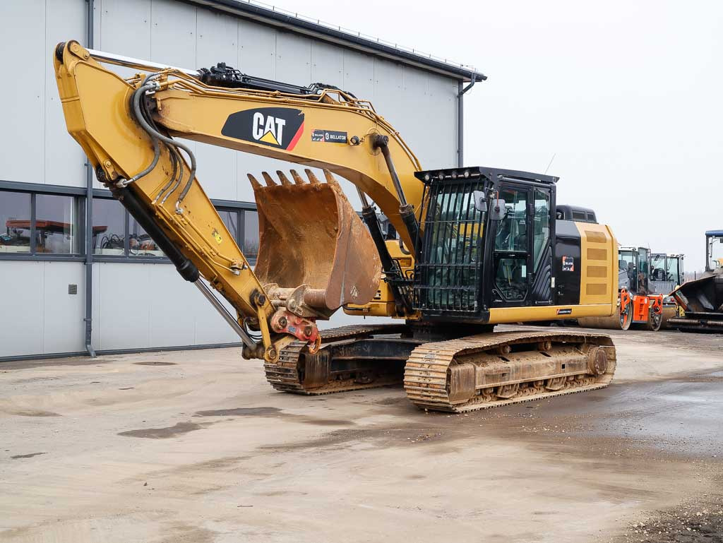 CATERPILLAR 320F - Crawler excavator: picture 2 CATERPILLAR 320F - Crawler excavator: picture 2