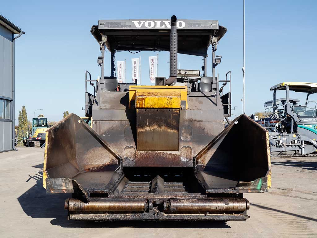 Asphalt paver VOLVO ABG 6820: picture 9