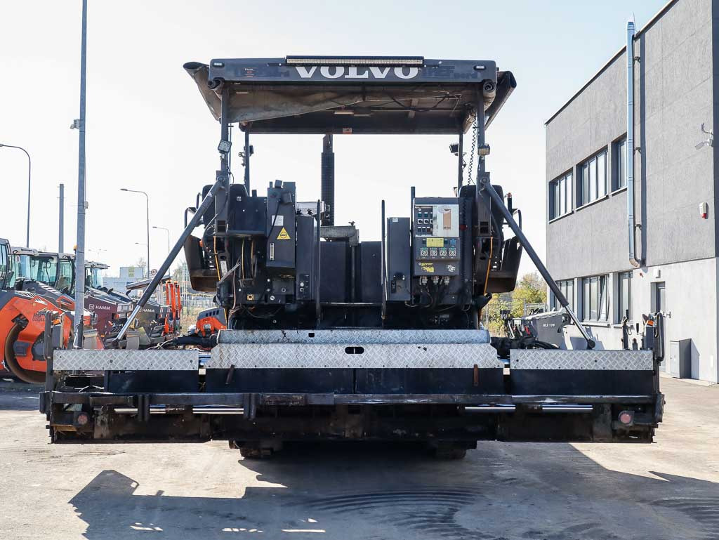 Asphalt paver VOLVO ABG 6820: picture 7