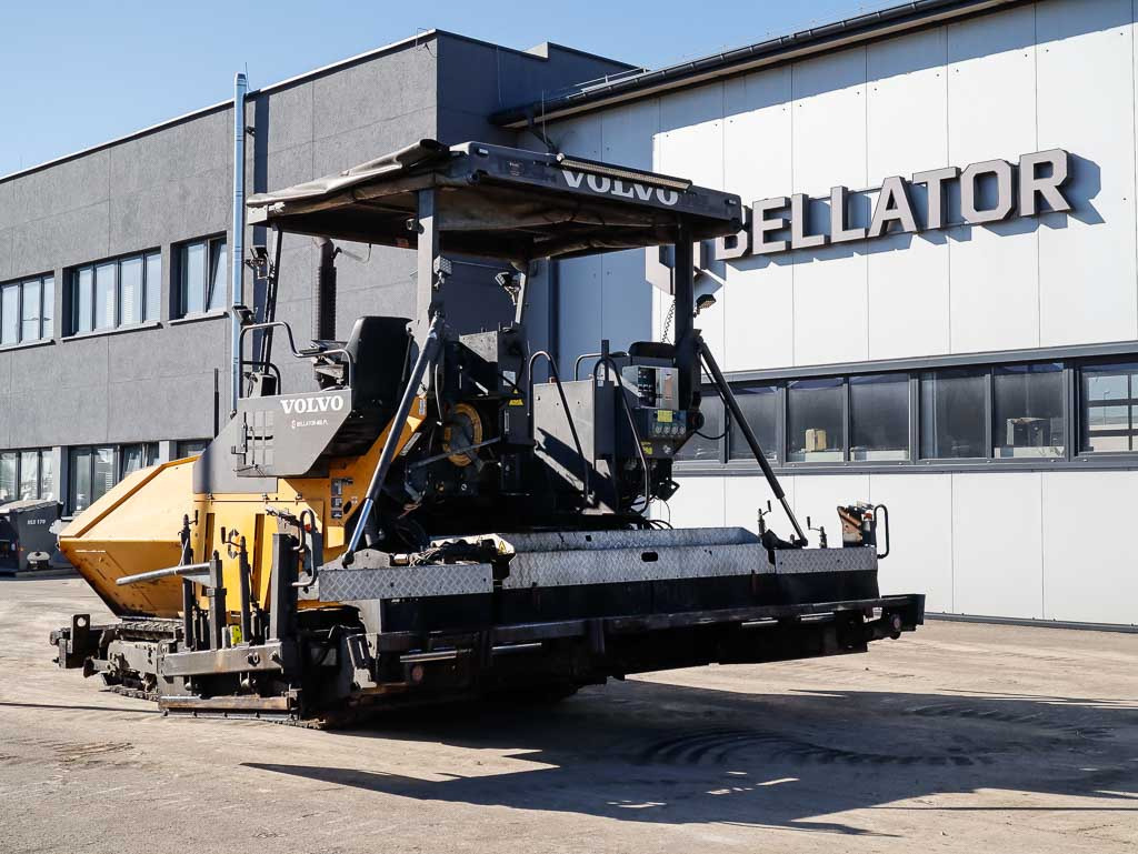 Asphalt paver VOLVO ABG 6820: picture 8