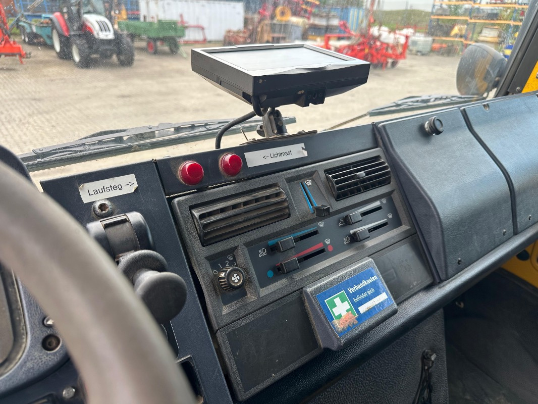 Mercedes-Benz U 4000 - Farm tractor: picture 4 Mercedes-Benz U 4000 - Farm tractor: picture 4