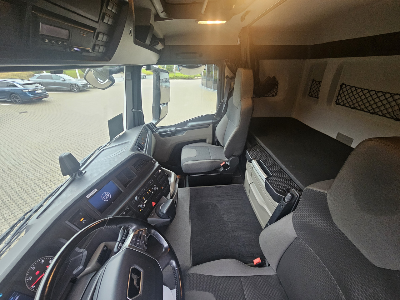 MAN TGL 12.250 - Curtainsider truck: picture 4 MAN TGL 12.250 - Curtainsider truck: picture 4