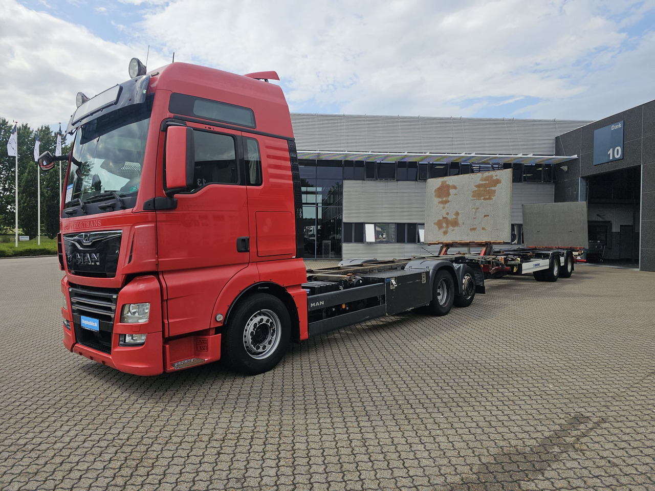 MAN TGX 26.500 with trailer - Container transporter/ Swap body truck: picture 1 MAN TGX 26.500 with trailer - Container transporter/ Swap body truck: picture 1