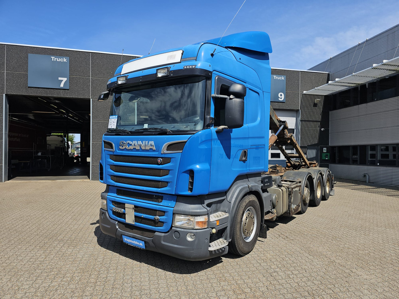 Scania R560 - Hook lift truck: picture 1 Scania R560 - Hook lift truck: picture 1