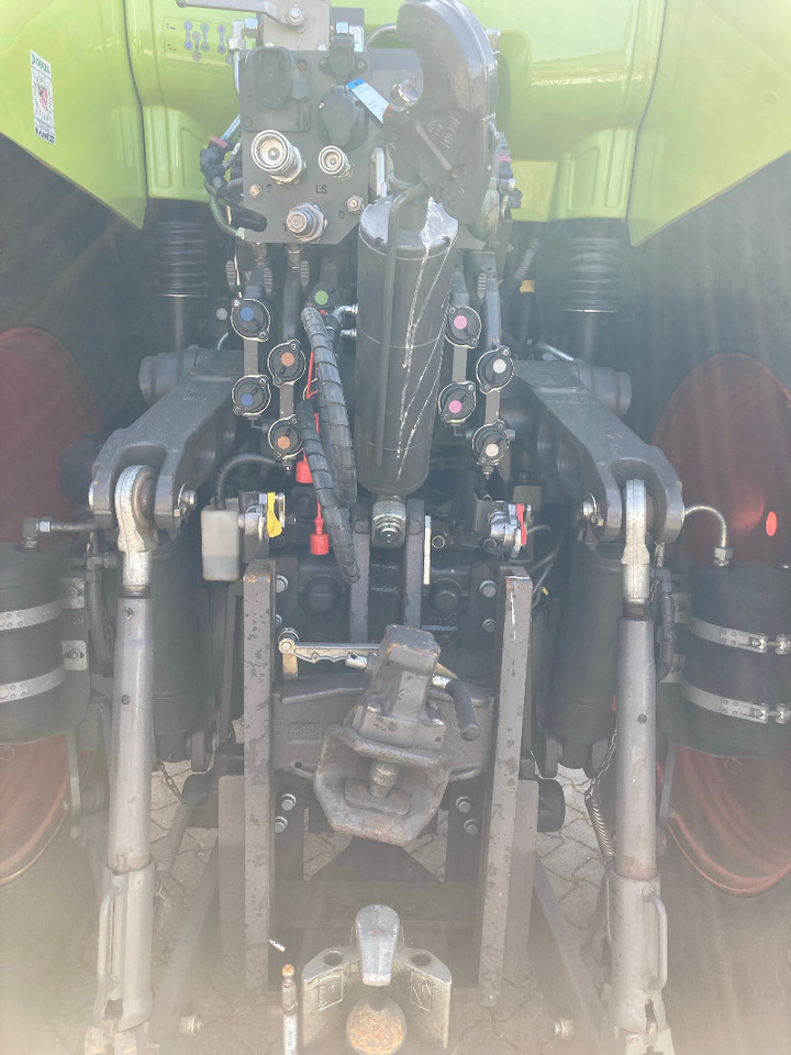 CLAAS Axion 830 CMATIC - Farm tractor: picture 4 CLAAS Axion 830 CMATIC - Farm tractor: picture 4