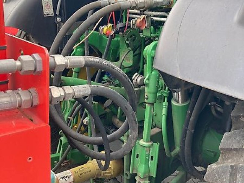 Farm tractor John Deere 6110R Kommunal: picture 9