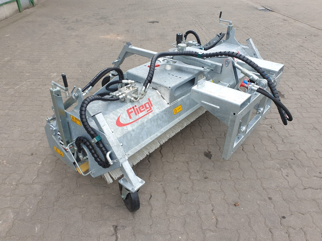 Fliegl KEHRMASCHINE TYP 500 - Mower: picture 5 Fliegl KEHRMASCHINE TYP 500 - Mower: picture 5