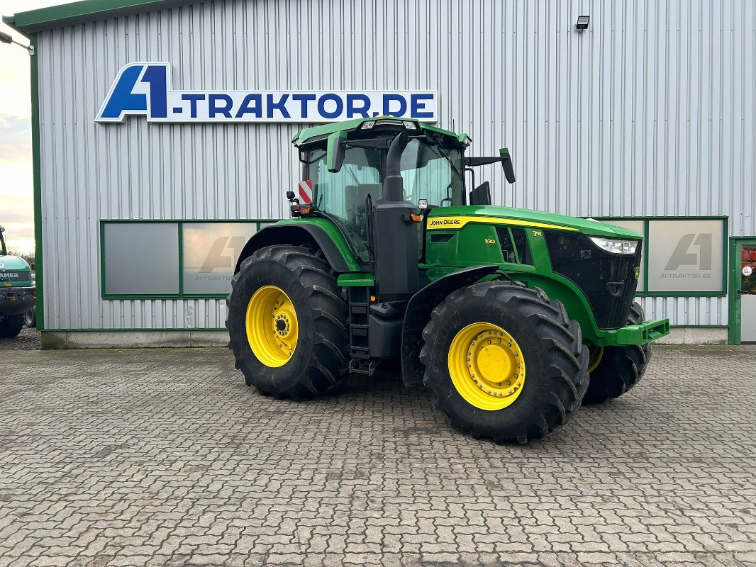 Farm tractor John Deere 7R 330 e23: picture 10