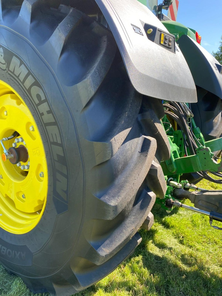 John Deere 8R 310 **Sonderfinanzierung 1,60%** - Farm tractor: picture 3 John Deere 8R 310 **Sonderfinanzierung 1,60%** - Farm tractor: picture 3