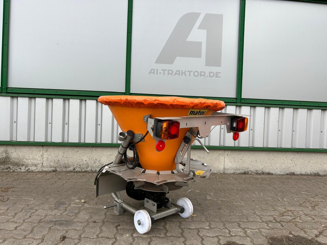 Matev SPR-H/M 125 IX - Sand/ Salt spreader: picture 1 Matev SPR-H/M 125 IX - Sand/ Salt spreader: picture 1