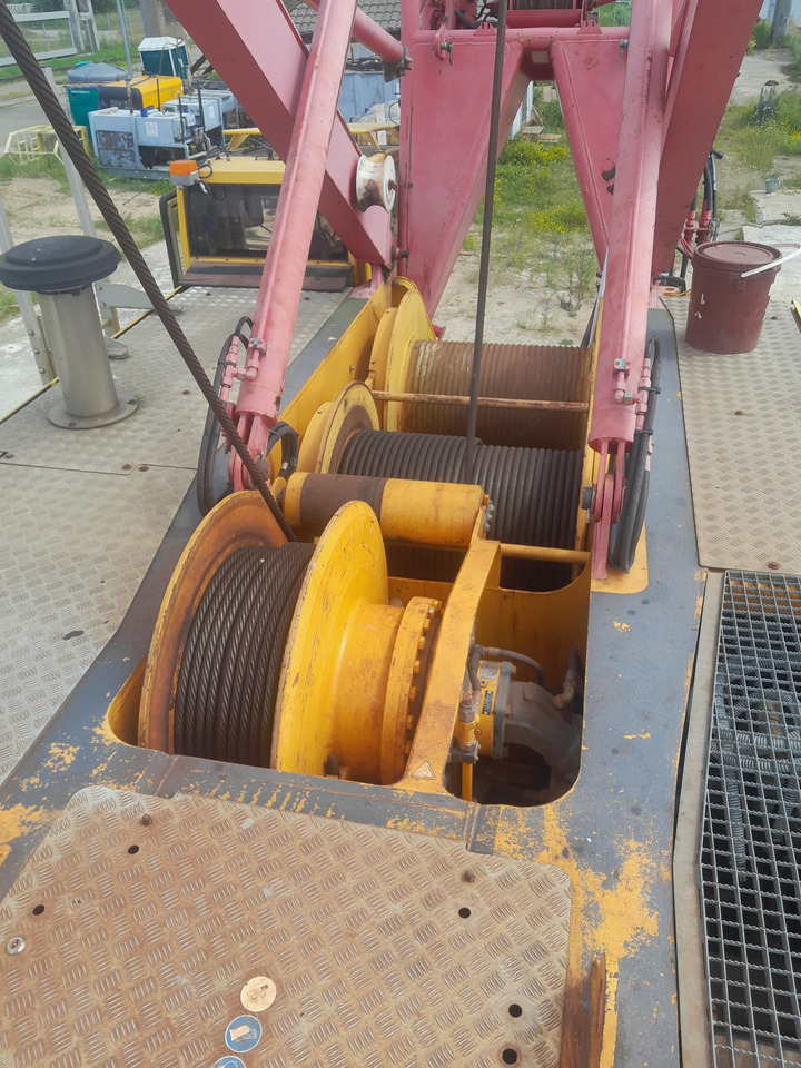 Construction machinery Liebherr LR1130: picture 10