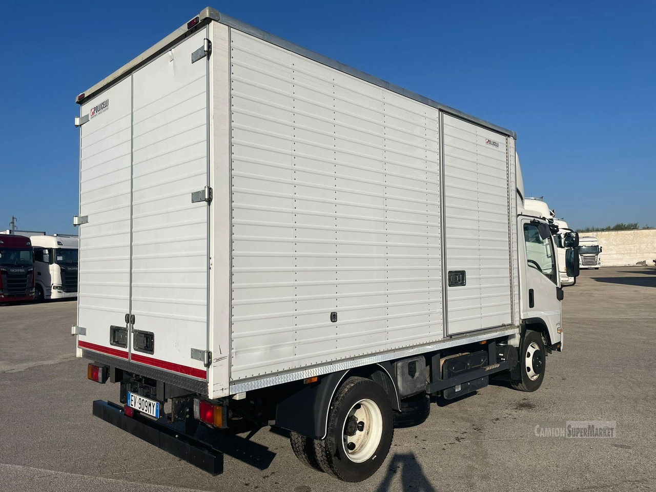 ISUZU P75 - Box truck: picture 5 ISUZU P75 - Box truck: picture 5