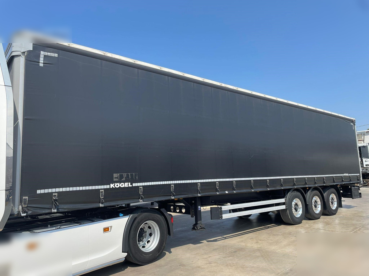 KÖGEL - Curtainsider semi-trailer: picture 1 KÖGEL - Curtainsider semi-trailer: picture 1