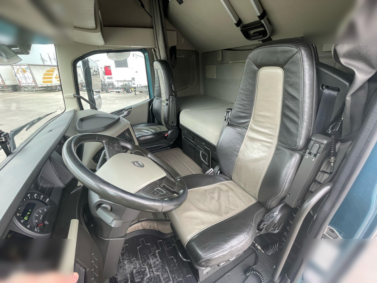 Tractor unit VOLVO FH500: picture 7 Tractor unit VOLVO FH500: picture 7