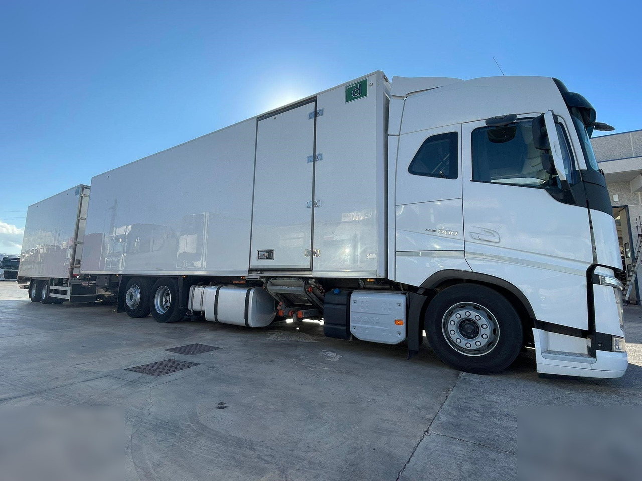 VOLVO FH500 - Refrigerator truck: picture 1 VOLVO FH500 - Refrigerator truck: picture 1
