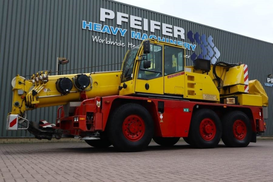 Demag AC-40 City 6x6 Drive And 6 Wheel Steering, 40t Cap - All terrain crane: picture 1 Demag AC-40 City 6x6 Drive And 6 Wheel Steering, 40t Cap - All terrain crane: picture 1