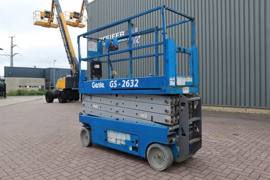 Genie GS2632 Electric, Working Height 10m, 227kg Capacit - Scissor lift: picture 4 Genie GS2632 Electric, Working Height 10m, 227kg Capacit - Scissor lift: picture 4