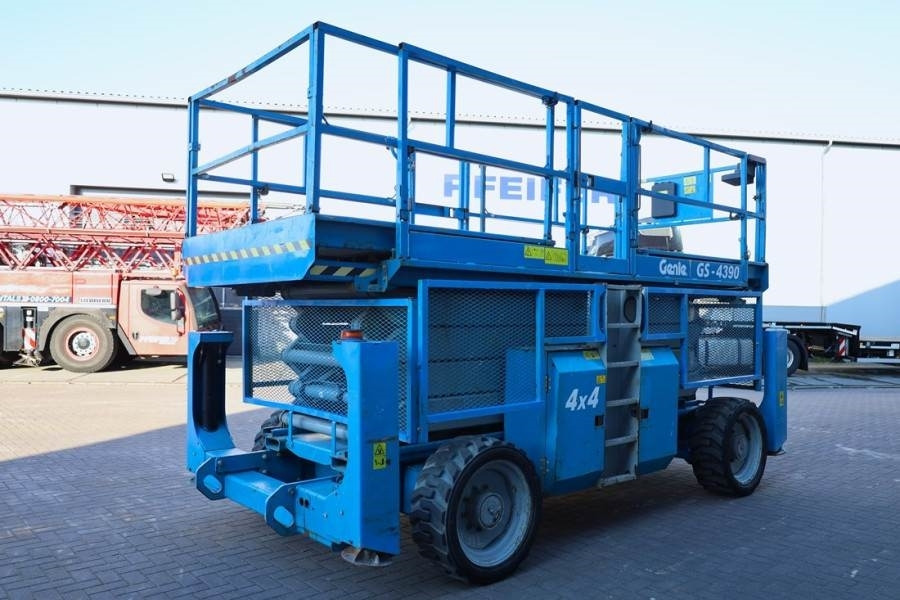Genie GS4390 Diesel, 4x4 Drive, 15m Working Height, 680k - Scissor lift: picture 2 Genie GS4390 Diesel, 4x4 Drive, 15m Working Height, 680k - Scissor lift: picture 2