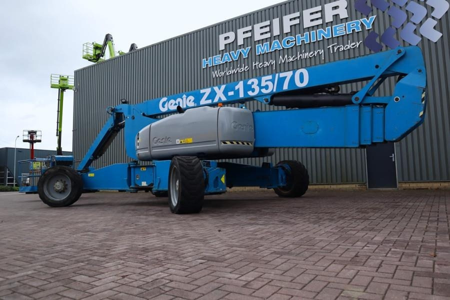 Genie ZX135/70 Diesel, 4x4x4 Drive, 43m Lifting Height, - Articulated boom: picture 2 Genie ZX135/70 Diesel, 4x4x4 Drive, 43m Lifting Height, - Articulated boom: picture 2