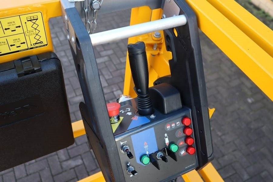 Scissor lift Haulotte Compact 8N Valid inspection, *Guarantee! 8m Workin: picture 12