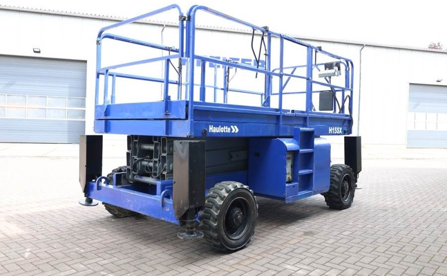 Haulotte H12SX Diesel, 4x4 Drive, 12m Working Height, 700kg - Scissor lift: picture 2 Haulotte H12SX Diesel, 4x4 Drive, 12m Working Height, 700kg - Scissor lift: picture 2