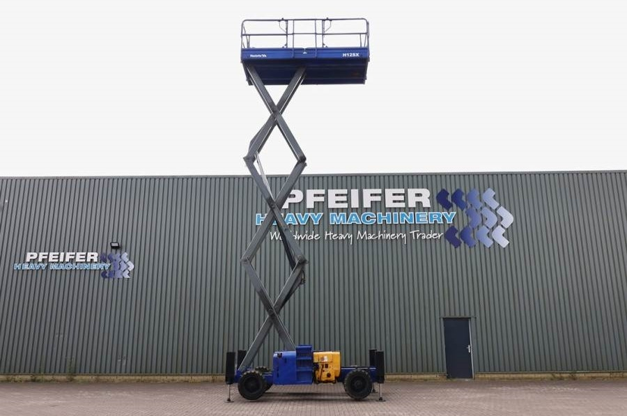 Haulotte H12SX Diesel, 4x4 Drive, 12m Working Height, 700kg - Scissor lift: picture 3 Haulotte H12SX Diesel, 4x4 Drive, 12m Working Height, 700kg - Scissor lift: picture 3