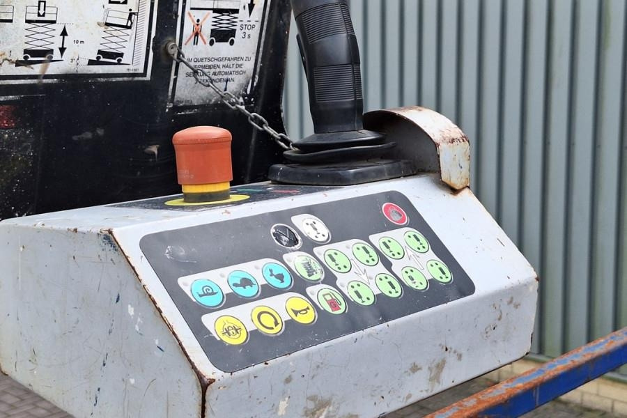 Haulotte H12SX Diesel, 4x4 Drive, 12m Working Height, 700kg - Scissor lift: picture 5 Haulotte H12SX Diesel, 4x4 Drive, 12m Working Height, 700kg - Scissor lift: picture 5