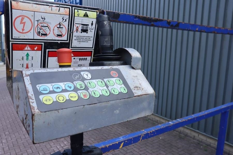 Haulotte H12SX Diesel, 4x4 Drive, 12m Working Height, 700kg - Scissor lift: picture 5 Haulotte H12SX Diesel, 4x4 Drive, 12m Working Height, 700kg - Scissor lift: picture 5