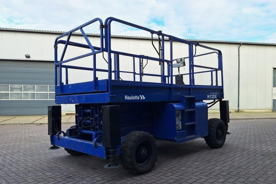 Haulotte H12SX Diesel, 4x4 Drive, 12m Working Height, 700kg - Scissor lift: picture 2 Haulotte H12SX Diesel, 4x4 Drive, 12m Working Height, 700kg - Scissor lift: picture 2