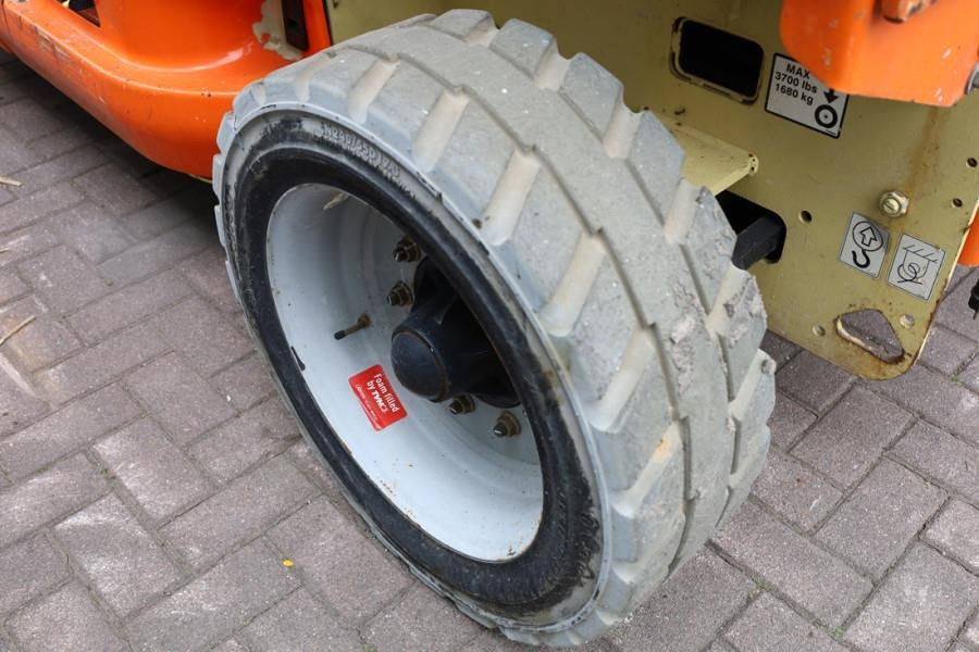 Scissor lift JLG M4069 Hybrid, 14.2m Working Height, 360kg Capacity: picture 16