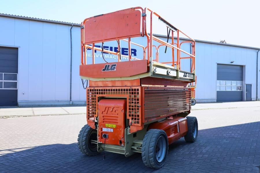 JLG M4069 Hybrid, 14.2m Working Height, 360kg Capacity - Scissor lift: picture 2 JLG M4069 Hybrid, 14.2m Working Height, 360kg Capacity - Scissor lift: picture 2