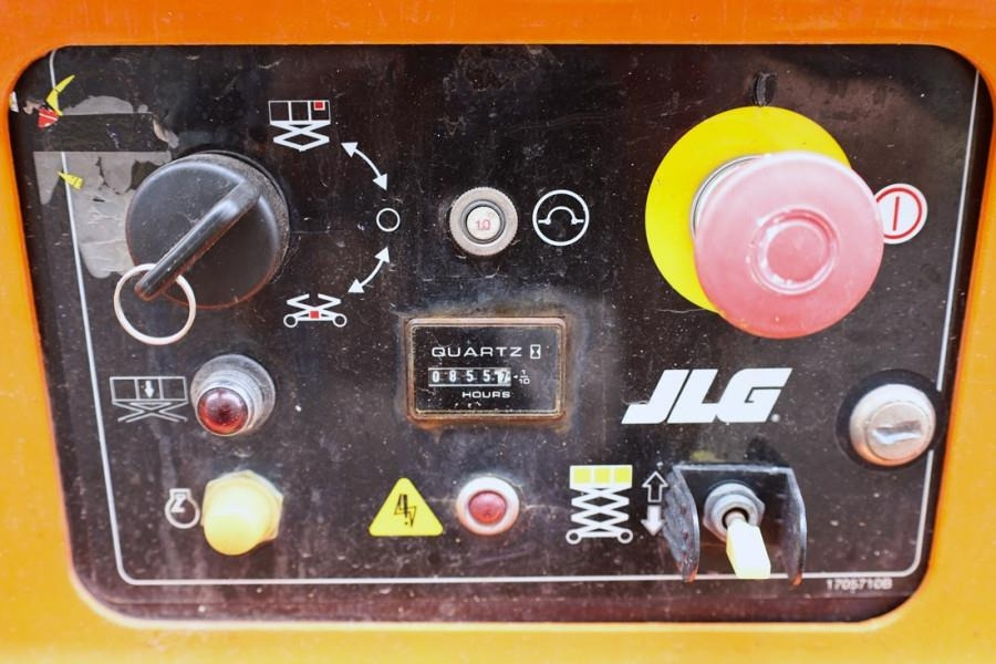 JLG M4069 Hybrid, 14.2m Working Height, 360kg Capacity - Scissor lift: picture 5 JLG M4069 Hybrid, 14.2m Working Height, 360kg Capacity - Scissor lift: picture 5