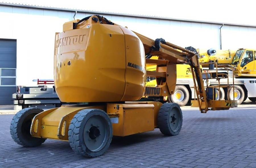 Manitou 150AETJ Compact Electric, 15m Working Height, 6.5m - Articulated boom: picture 2 Manitou 150AETJ Compact Electric, 15m Working Height, 6.5m - Articulated boom: picture 2