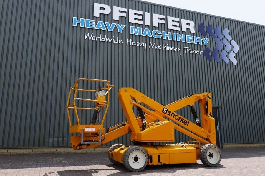 Snorkel A38E Electric, 13.5m Working Height, 6.1m Reach, 2 - Articulated boom: picture 1 Snorkel A38E Electric, 13.5m Working Height, 6.1m Reach, 2 - Articulated boom: picture 1