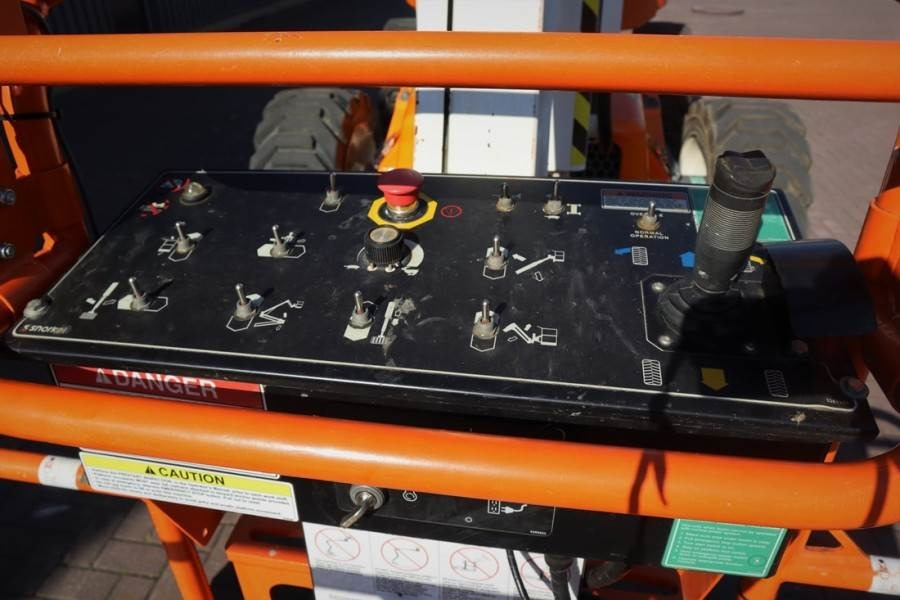 Snorkel A46JRT VALID INSPECTION, *GUARANTEE! Diesel, 4x4 D - Articulated boom: picture 3 Snorkel A46JRT VALID INSPECTION, *GUARANTEE! Diesel, 4x4 D - Articulated boom: picture 3