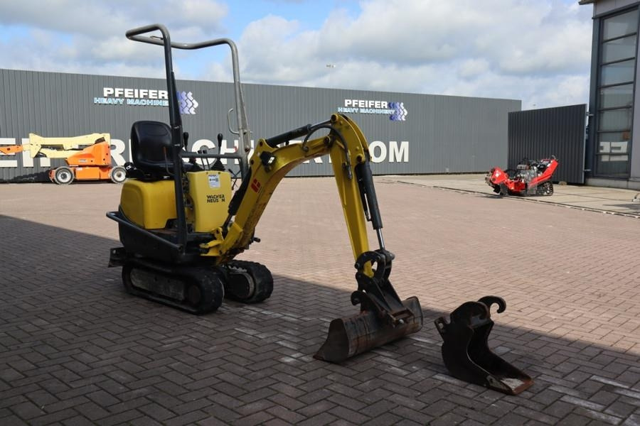 Wacker Neuson E08-01 Wacker Neuson mini excavator including 2 bu - Mini excavator: picture 2 Wacker Neuson E08-01 Wacker Neuson mini excavator including 2 bu - Mini excavator: picture 2