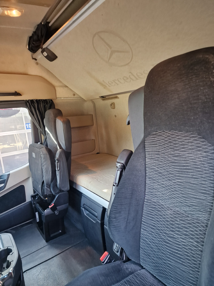 Tractor unit MERCEDES-BENZ 1845 Retarder Actros: picture 6