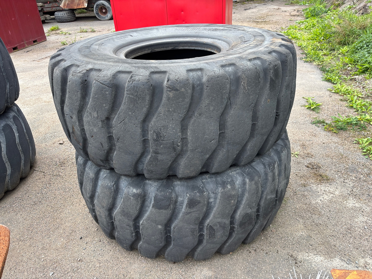 Bridgestone 23.5R25 - Tire for Construction machinery: picture 1 Bridgestone 23.5R25 - Tire for Construction machinery: picture 1