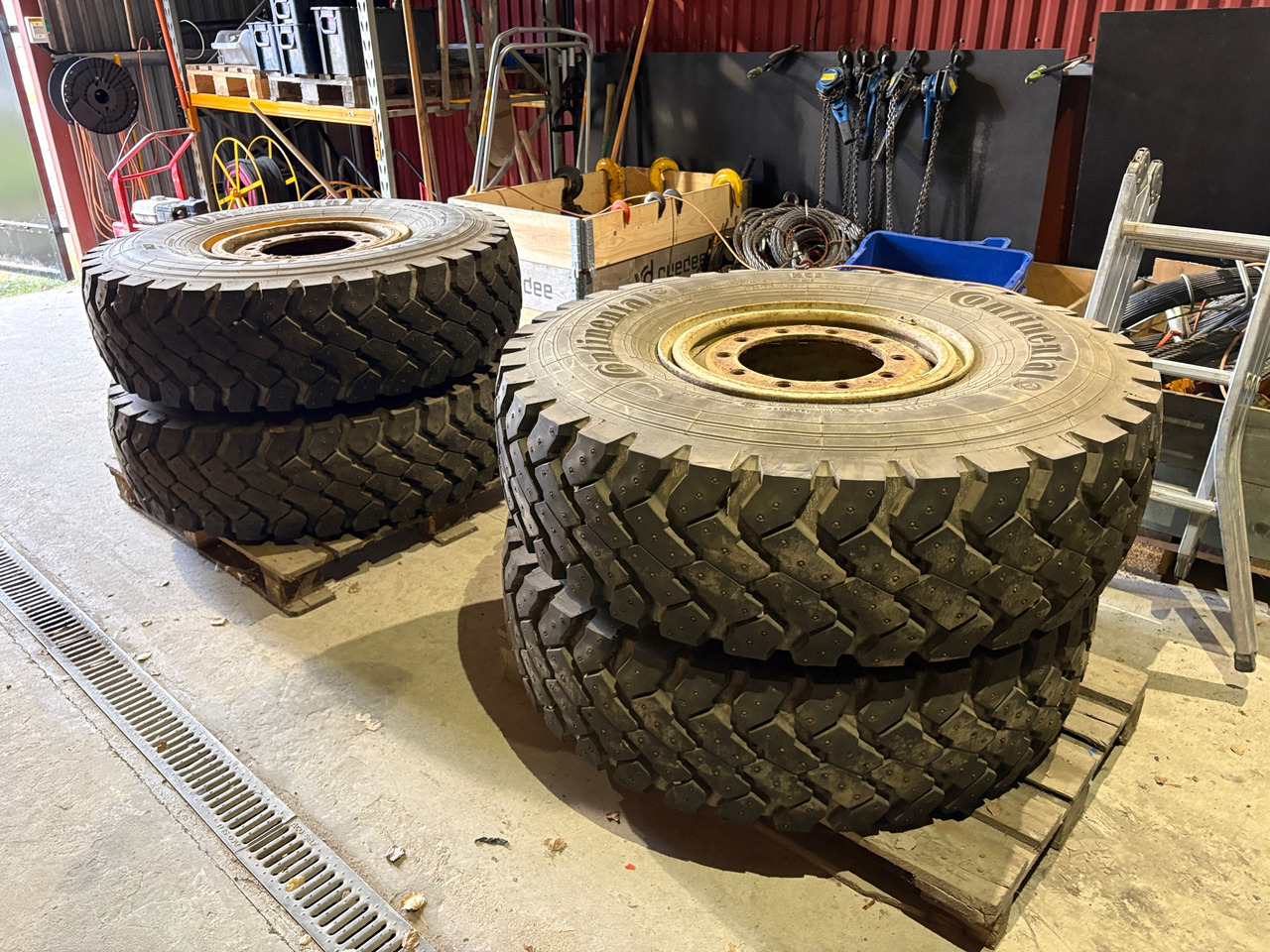 Continental - Wheel and tire package for Truck: picture 1 Continental - Wheel and tire package for Truck: picture 1